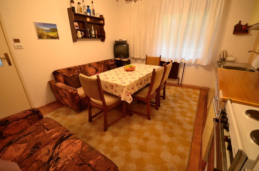 Guest House Конич Екстериор снимка