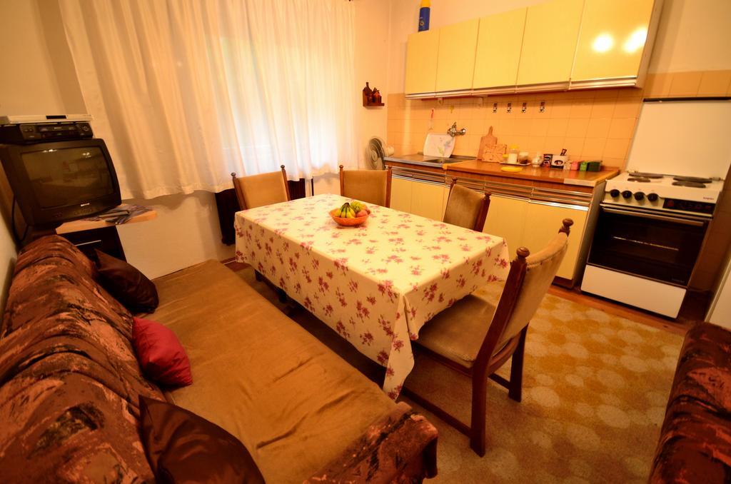 Guest House Конич Екстериор снимка