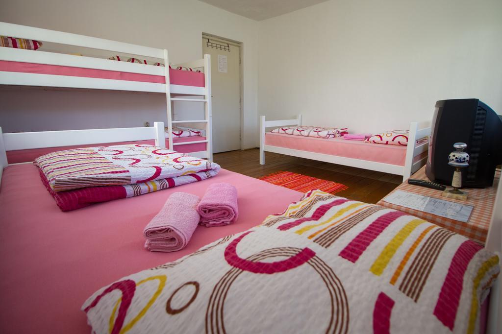 Guest House Конич Екстериор снимка