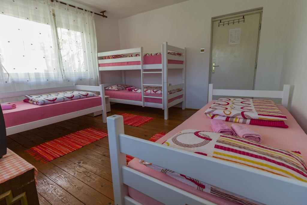 Guest House Конич Екстериор снимка